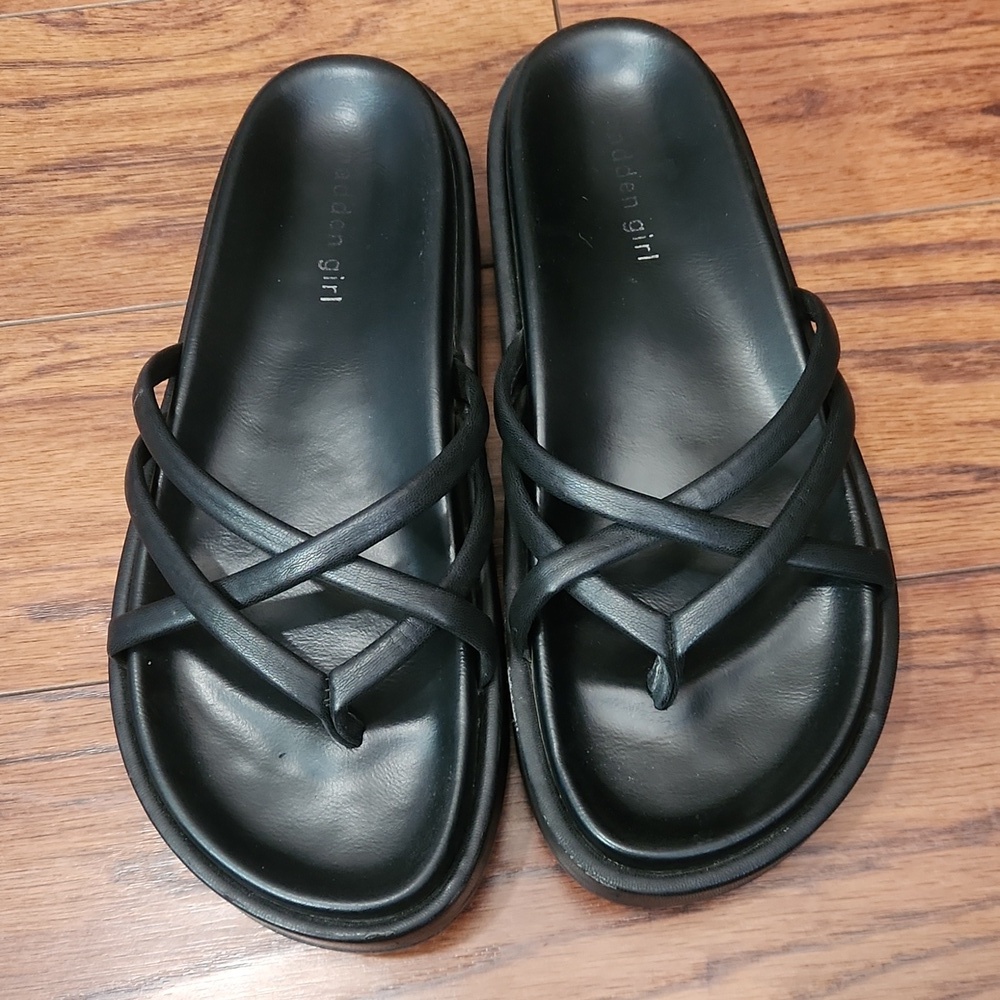 Madden Girl Fowler Strappy Flatform Black Sandals - Picture 2 of 6